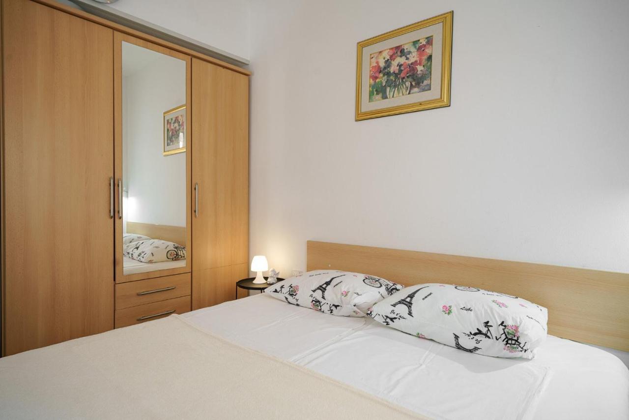 Apartmani Nedoklan Srima Exterior photo